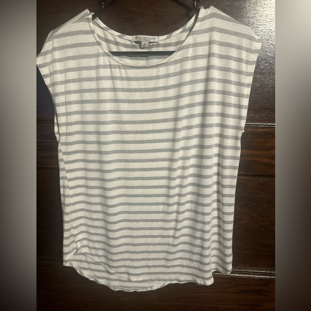 Green Envelope Gray Sleeveless Blouse Relaxed Fit, Size M, EUC
